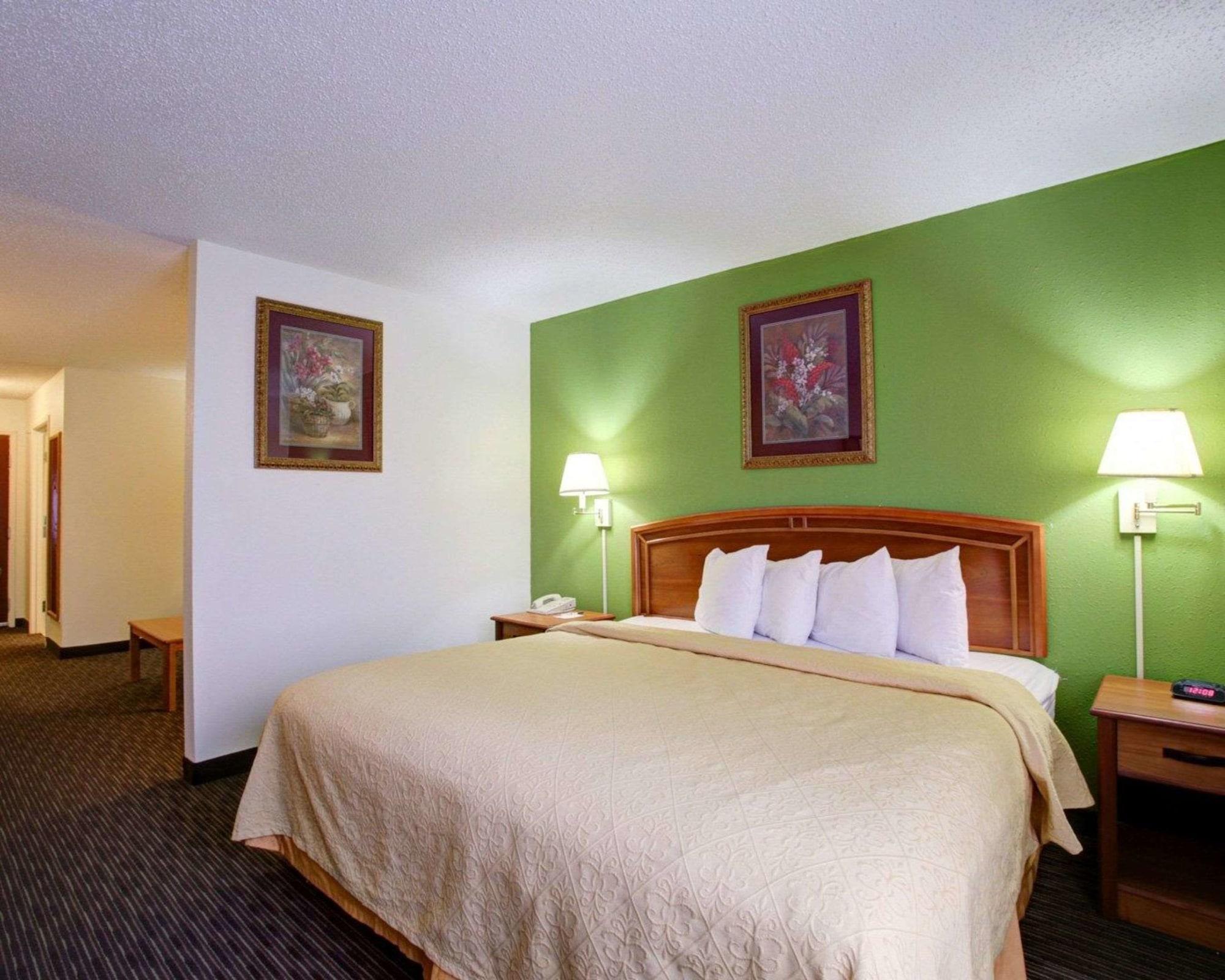 Quality Inn & Suites Airport オースティン エクステリア 写真