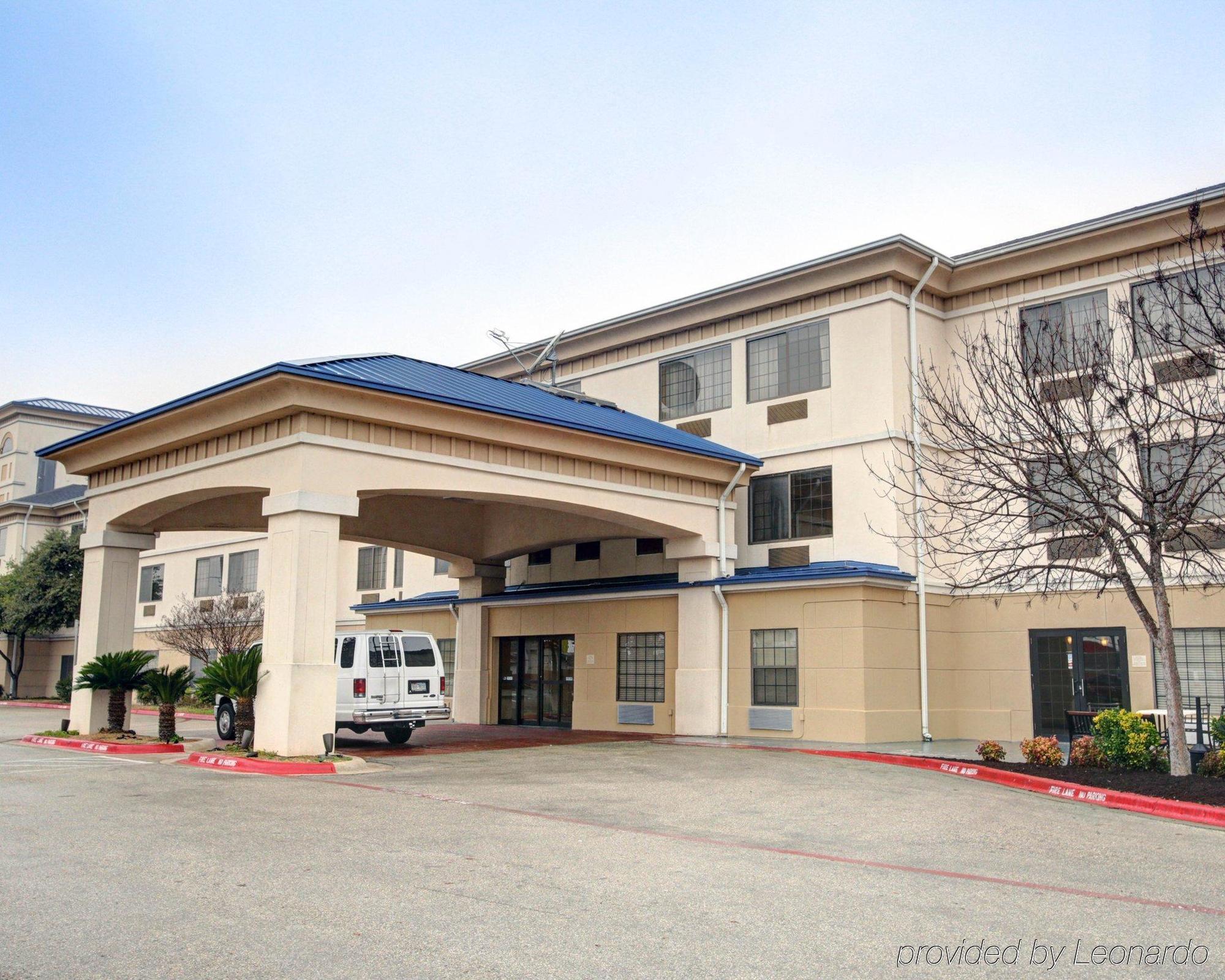 Quality Inn & Suites Airport オースティン エクステリア 写真
