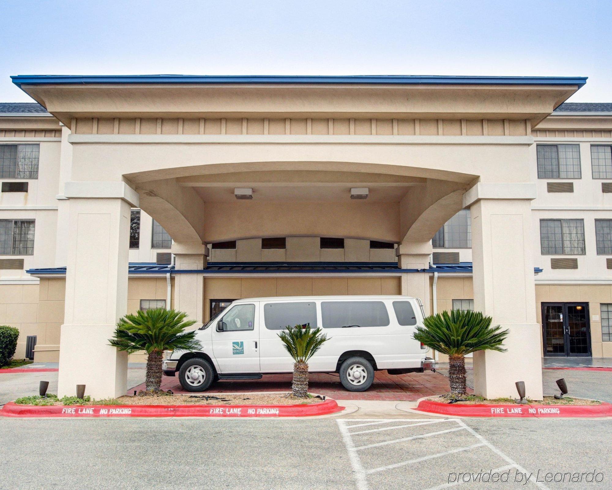 Quality Inn & Suites Airport オースティン エクステリア 写真