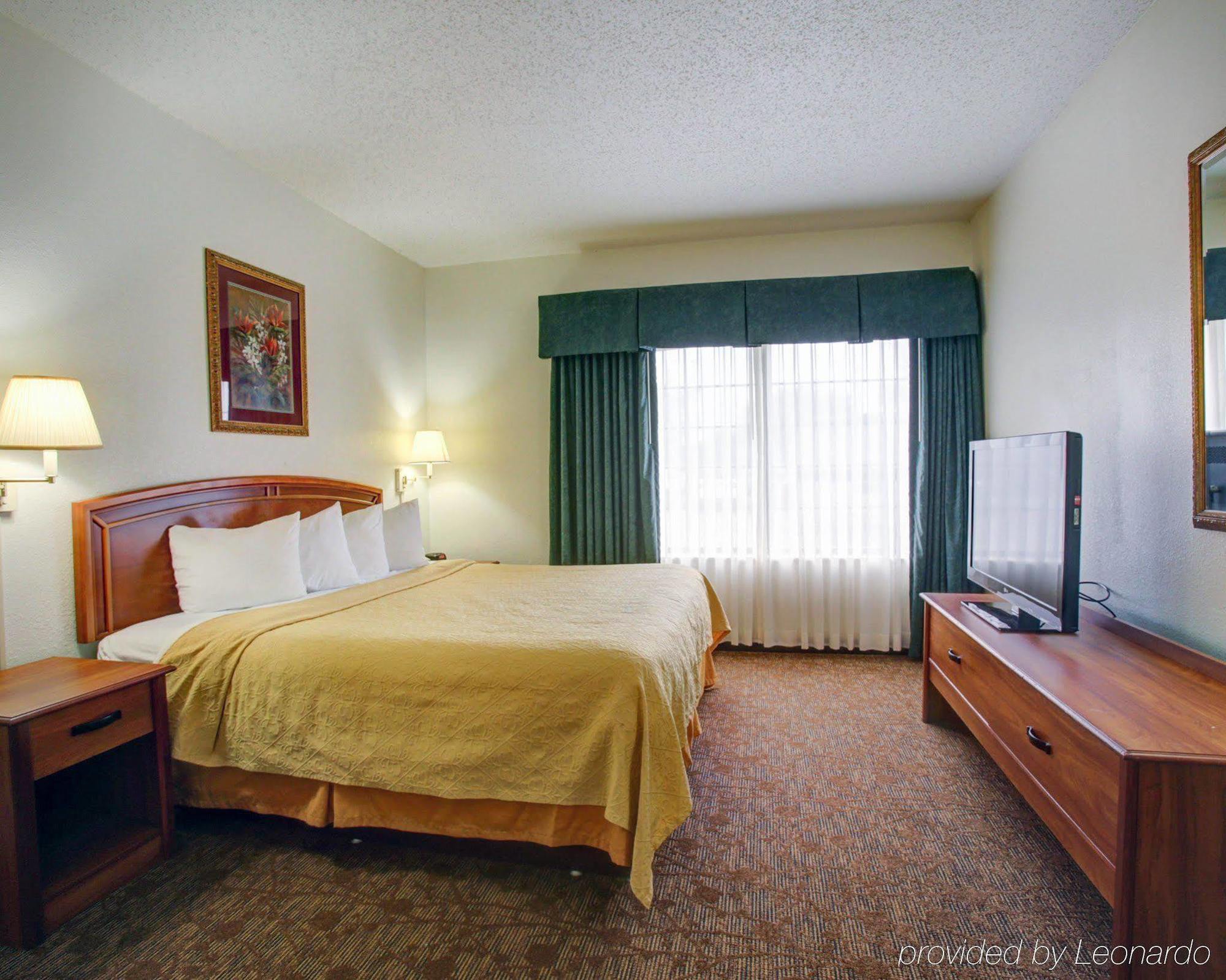 Quality Inn & Suites Airport オースティン エクステリア 写真