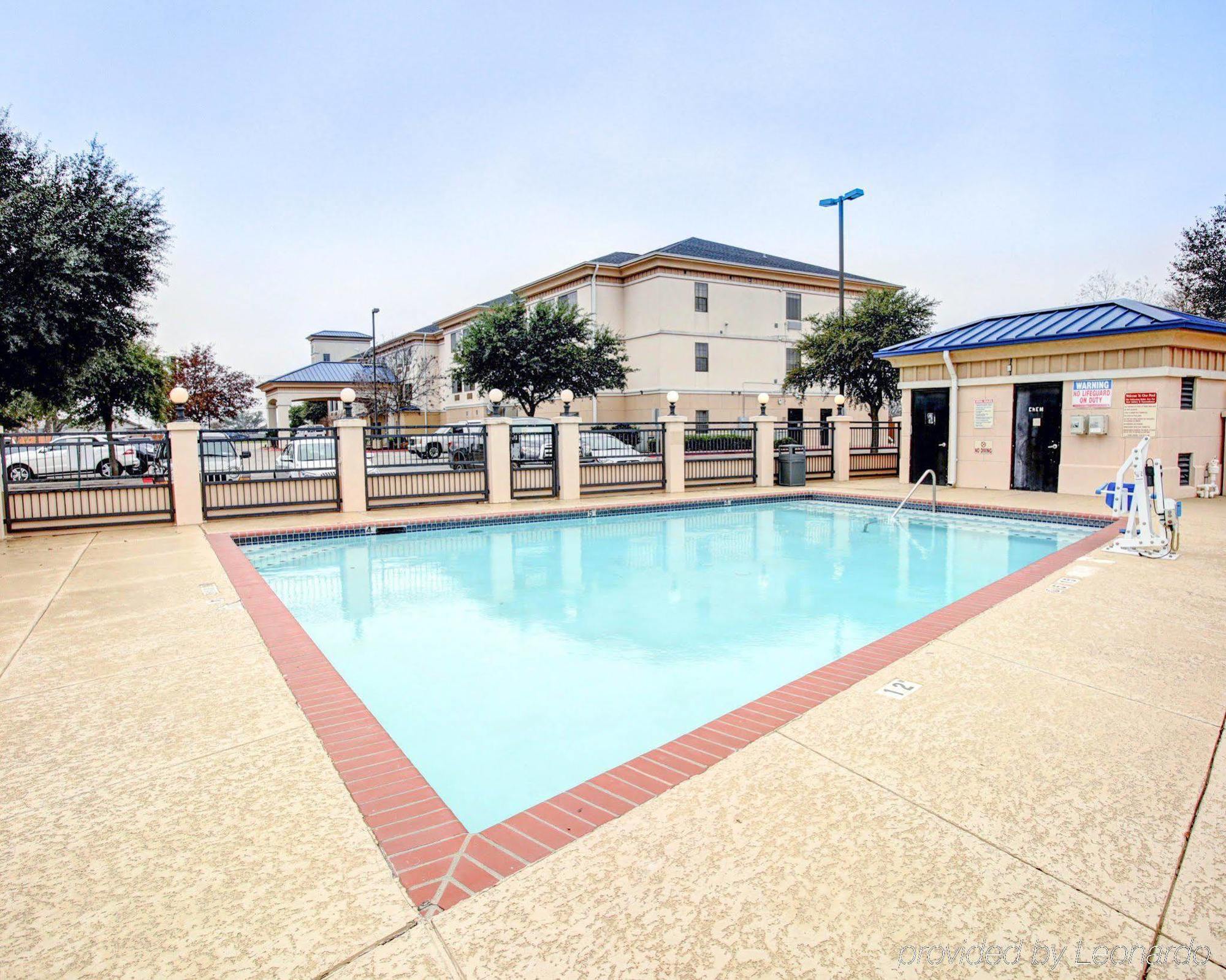 Quality Inn & Suites Airport オースティン エクステリア 写真