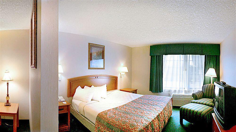 Quality Inn & Suites Airport オースティン エクステリア 写真